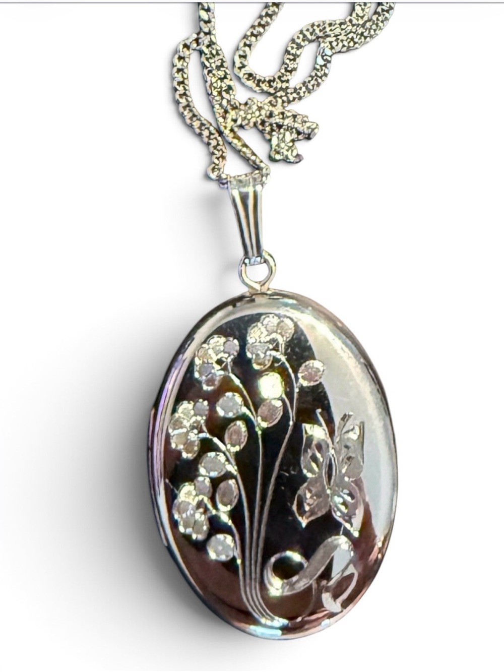 Vintage inspired 925 Sterling Silver Floral Butterfly Oval Photo Locket Necklace